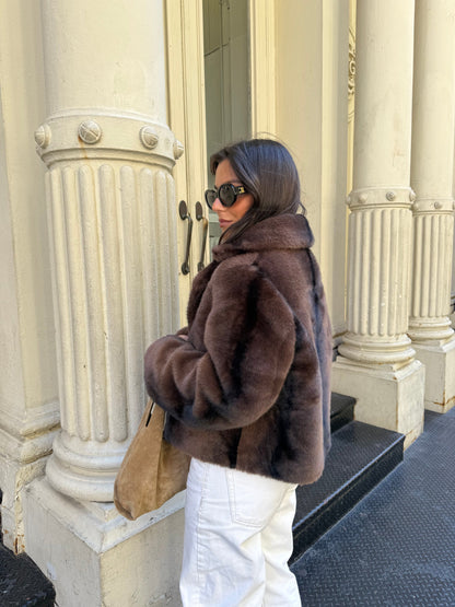 Varm sjokoladepelsjakke