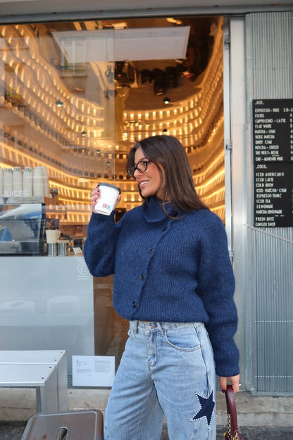 Emma strikkekardigan i marineblå