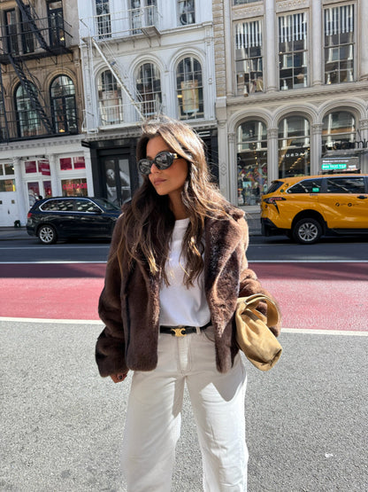 Varm sjokoladepelsjakke