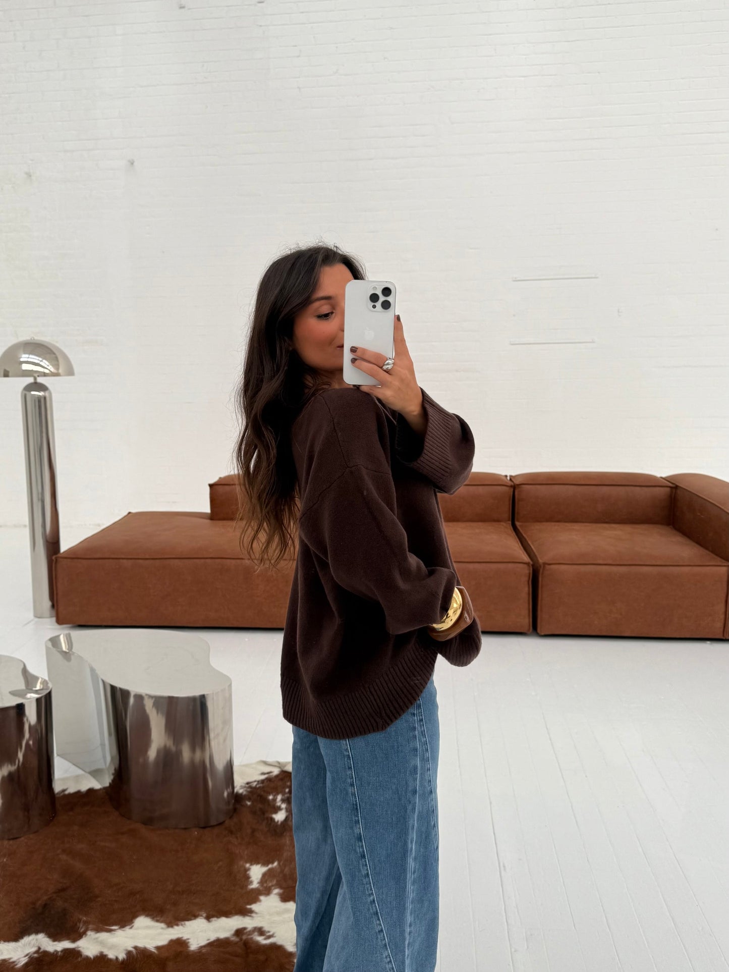 Myk strikket genser i brunt