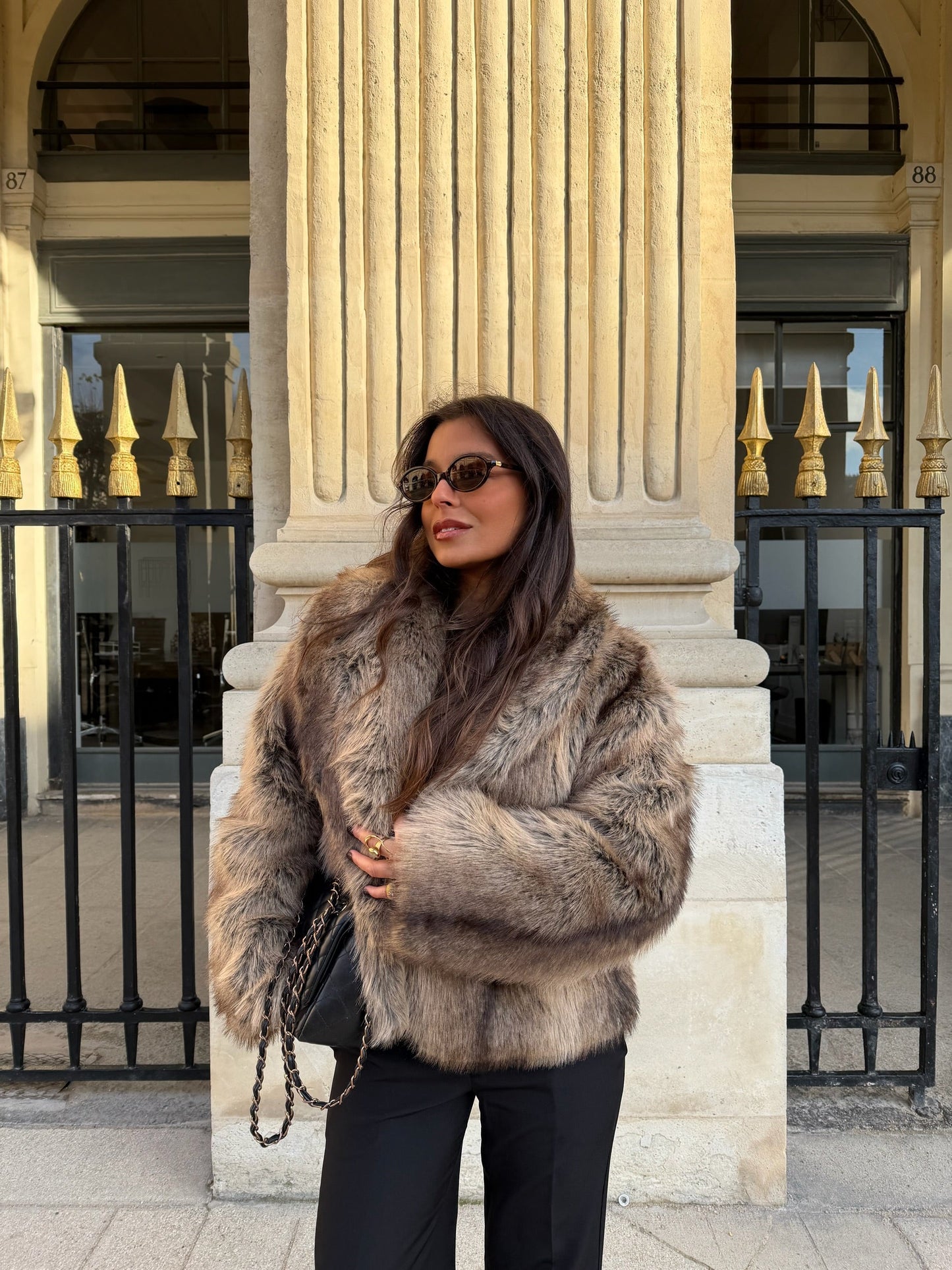 Camille pelsjakke i kamel og brunt