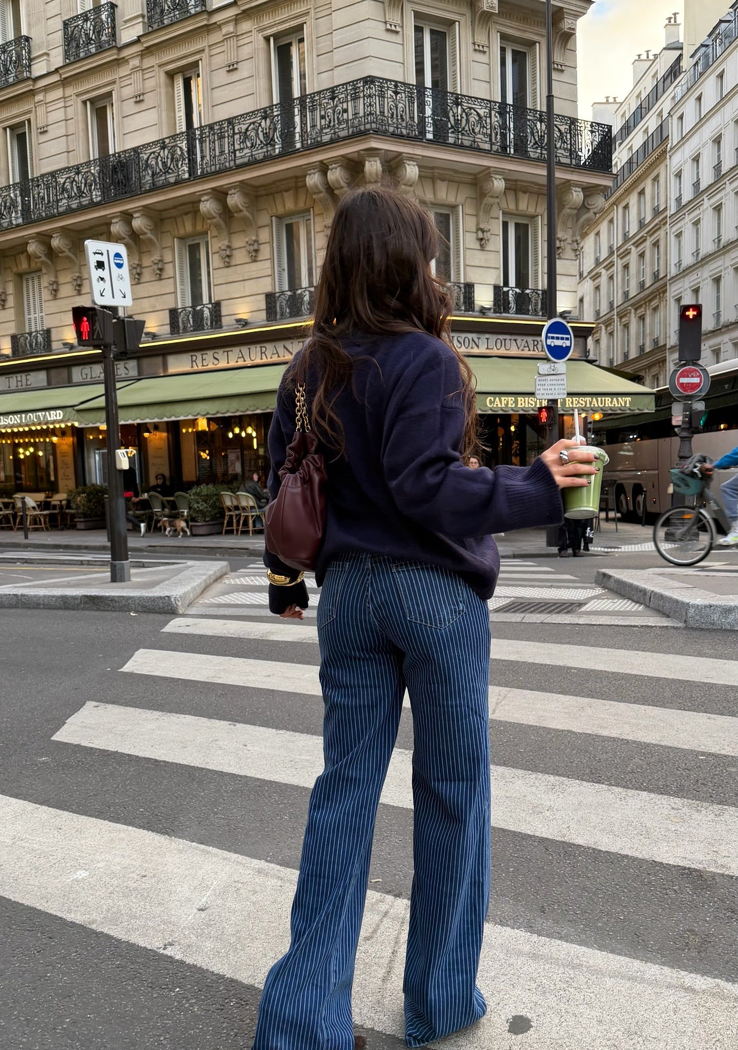 Blå stripete bukser