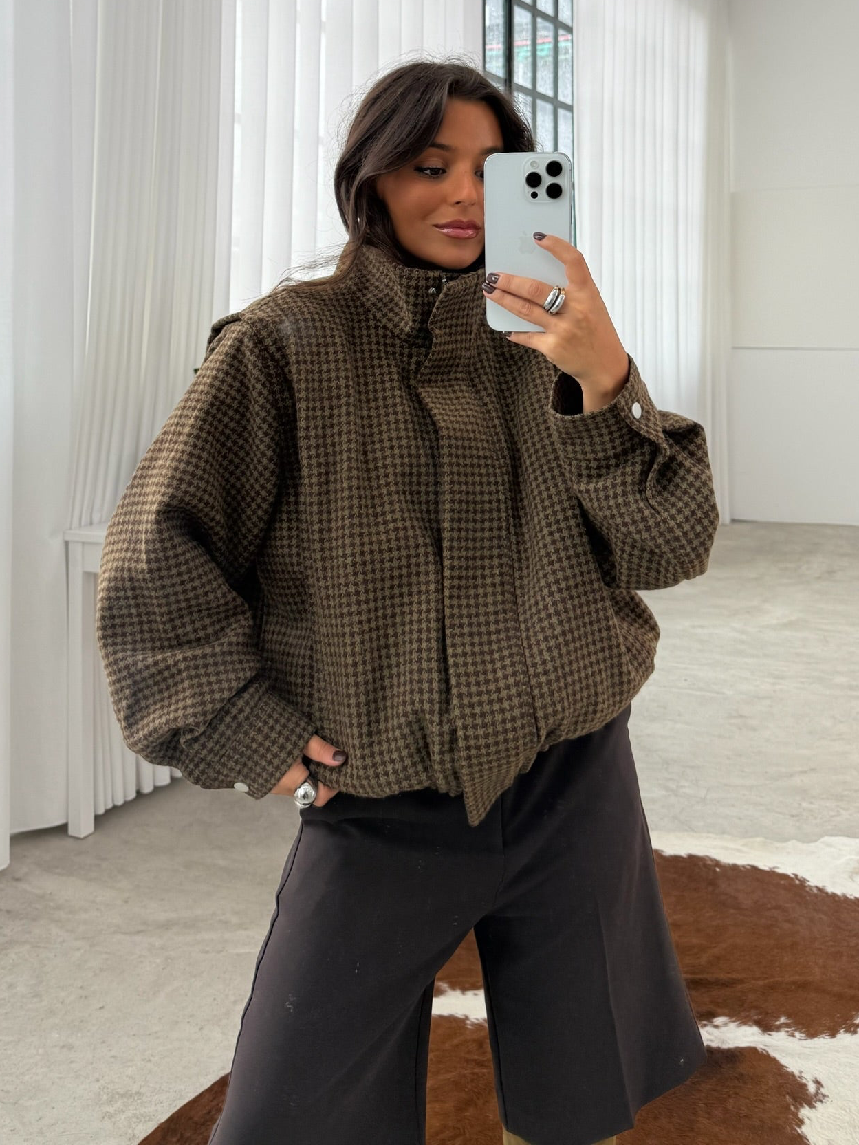 Selected Variant Image