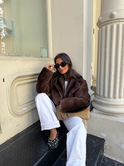 Varm sjokoladepelsjakke