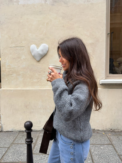 Emma strikkekardigan i grått