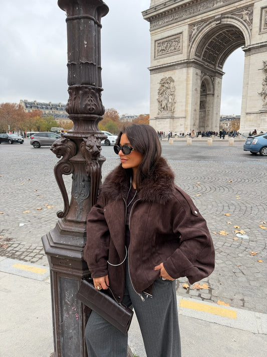 Inès-jakke med pelskrage i brunt